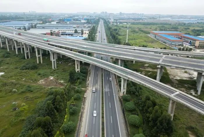 【決戰(zhàn)四季度】舊路煥新顏！這條路預(yù)計明年1月完成修復(fù)！